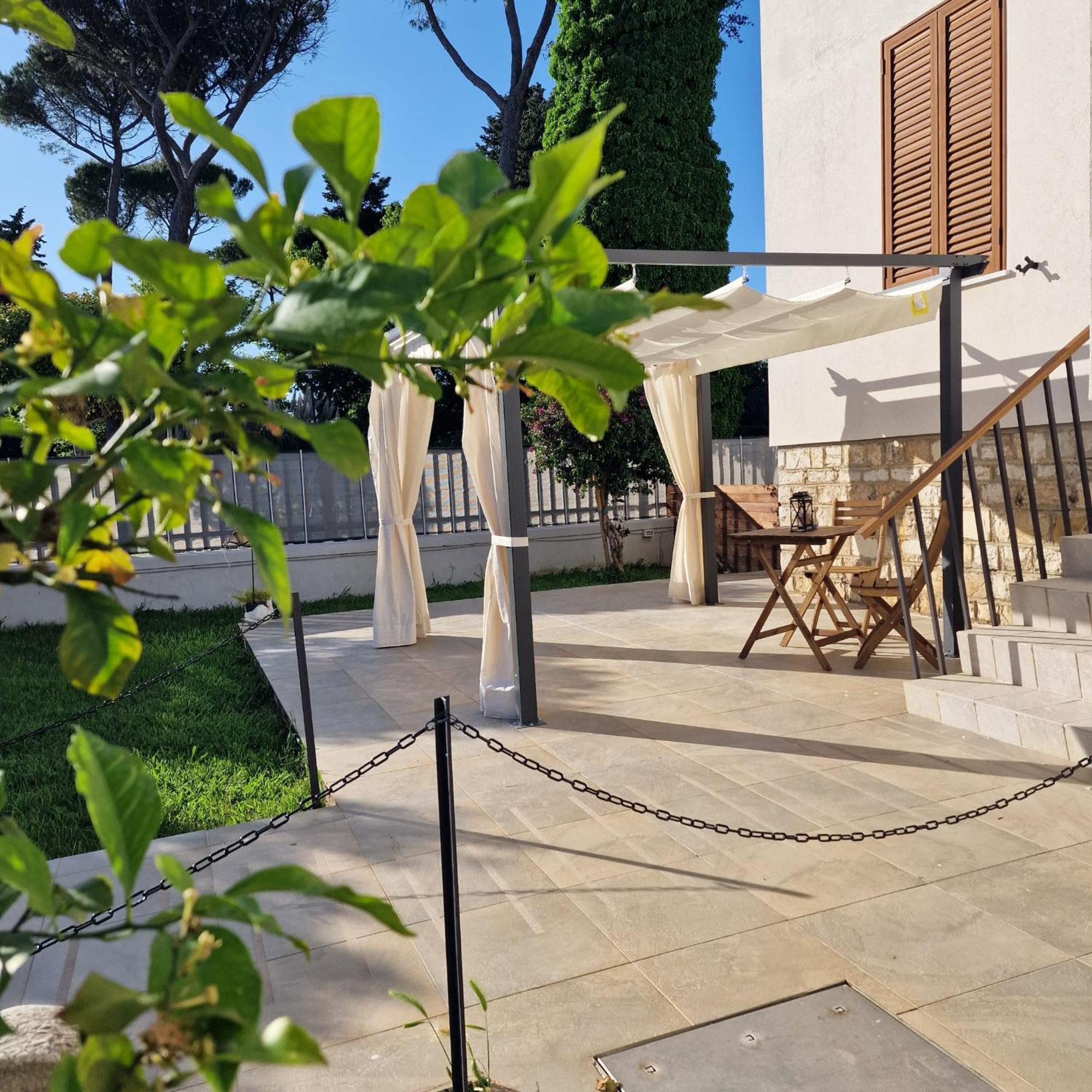 Cinzia'S House Of Mirrors Διαμέρισμα Πίζα Εξωτερικό φωτογραφία